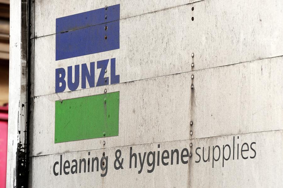 2 FTSE 100 Stocks You Should Buy Before Next Week
