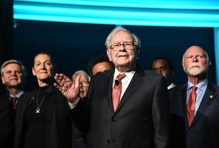 Two Tips Every Investor Could Learn From Warren Buffet
