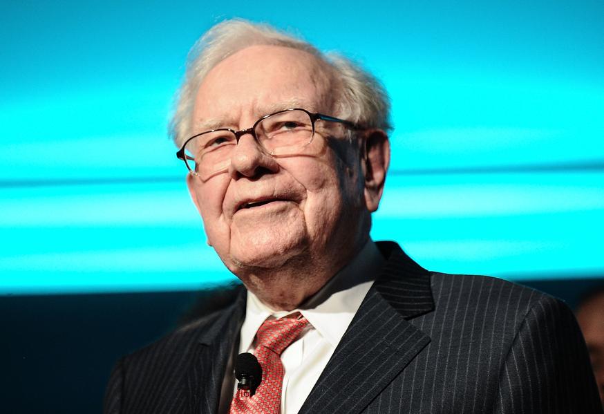 Buffett's Berkshire Hathaway Operating Earnings Dip In 4th Quarter