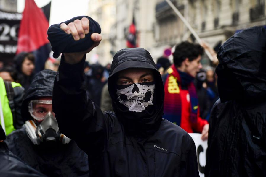 Is US-Style Hiring And Firing Finally Coming To France?