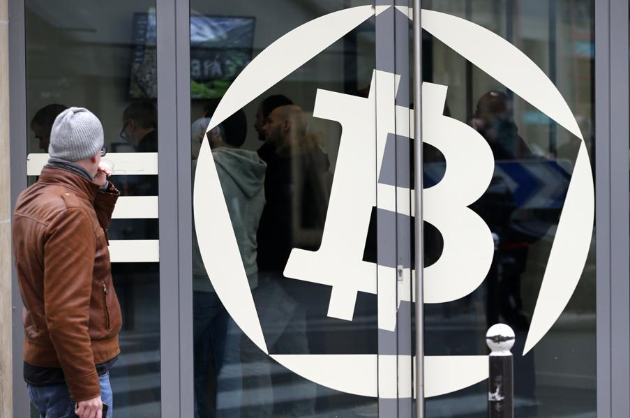 The Top 3 Rules For Navigating The Bitcoin, Blockchain And Crypto Craze