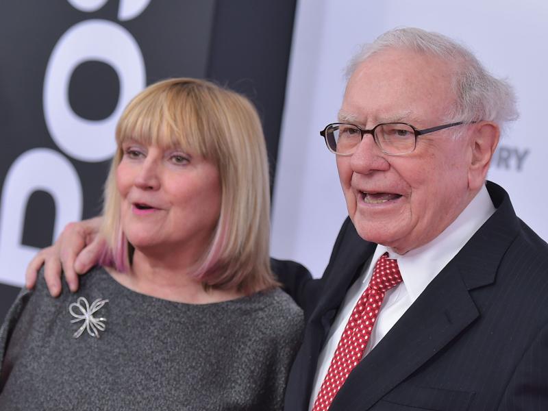 5 Stocks Titans Warren Buffett And Prem Watsa Both Own