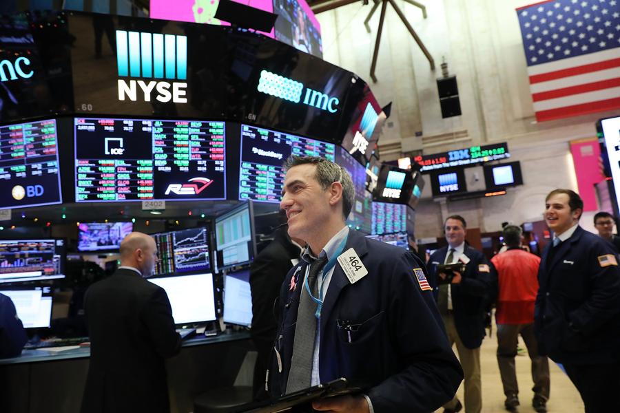7 Exchange-Traded Funds Outperforming The S&P 500