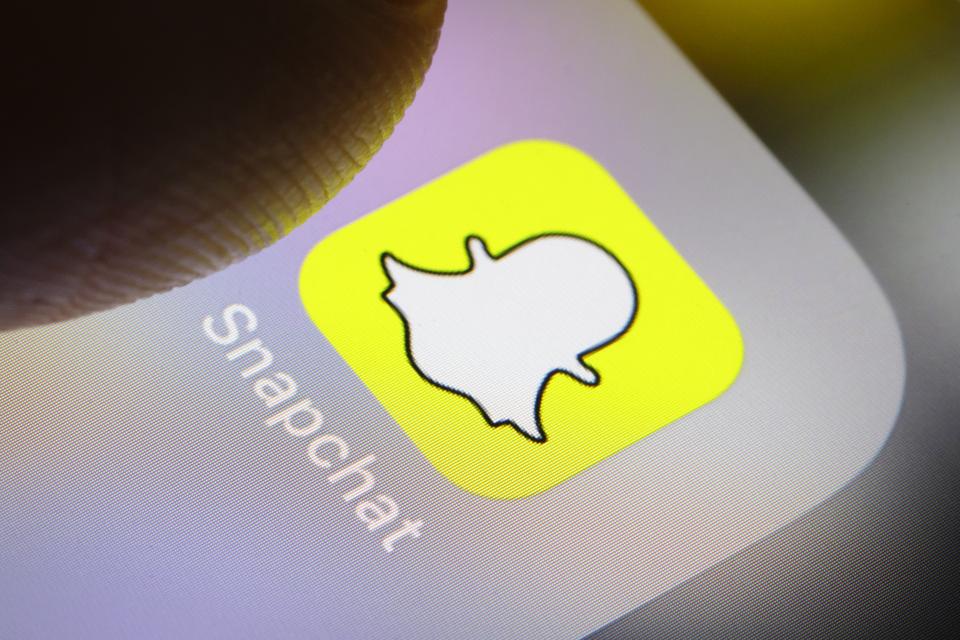 Why Snapchat Is So Successful With Younger Users And What Facebook Why Snapchat Is So Successful With Younger Users And What Facebook Instagram Can Learn
