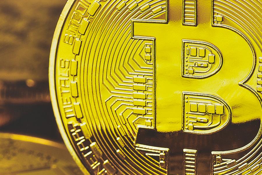 Bitcoin Builds Momentum In Run To $10,000