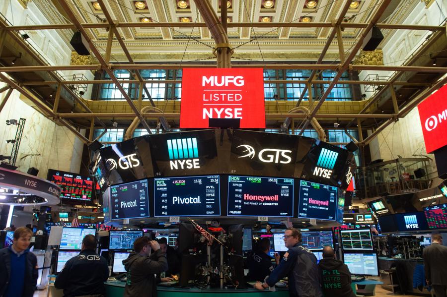 Here Are The Fundamental And Technical Reasons Driving U.S. Stocks Lower