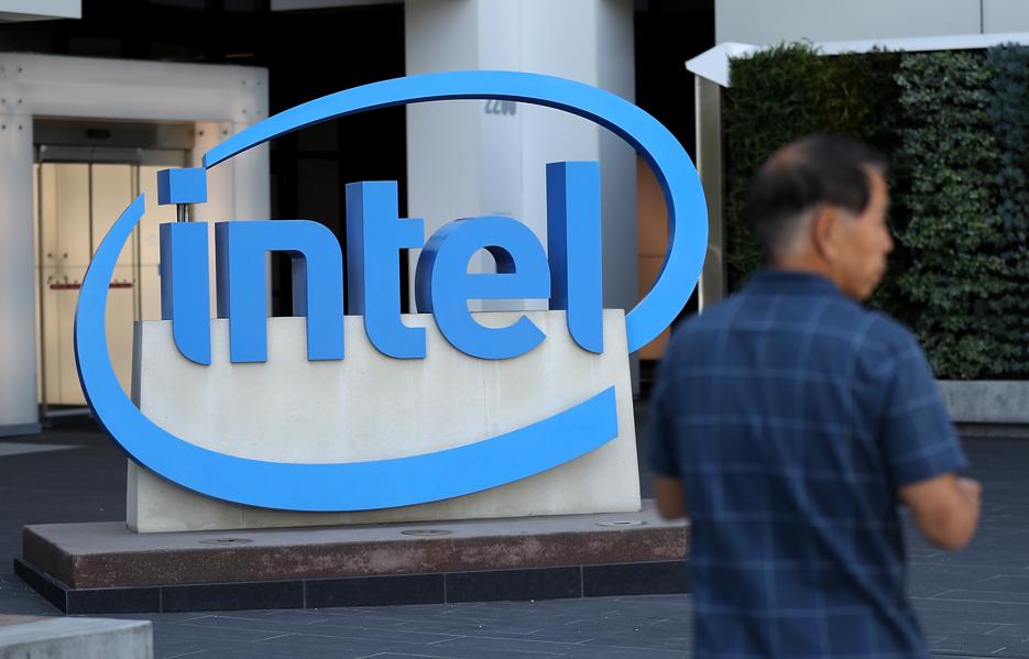 Intel: The Best Arguments For Buying And Selling After Yesterday's Call
