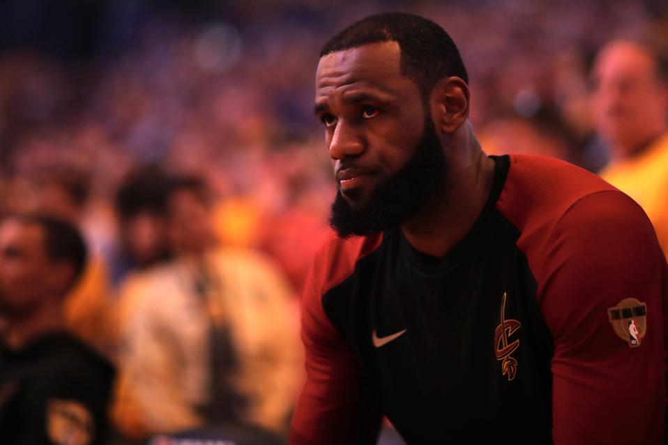 連鎖反應!詹姆斯離開或導致克利夫蘭損失數億 失業率亦或提升-黑特籃球-NBA新聞影音圖片分享社區