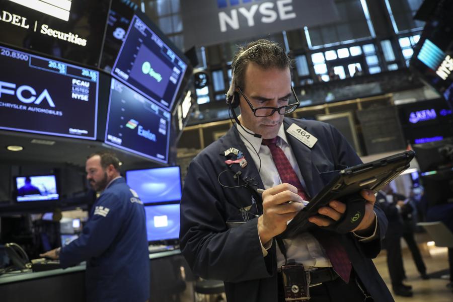 Nasdaq, Russell 2000 Hit Highs, China's Shanghai Composite Sets Multiyear Low, What To Do Now
