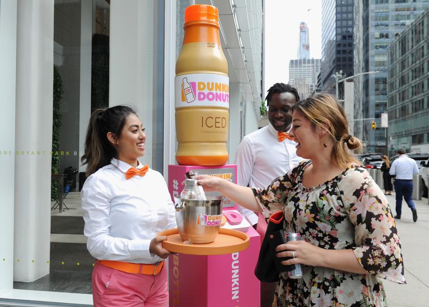 5 Reasons Dunkin' Donuts is Dominating Starbucks
