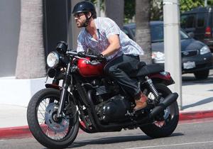 Ryan Reynolds Gets New Motorcycle, Will Ride For Gas Money