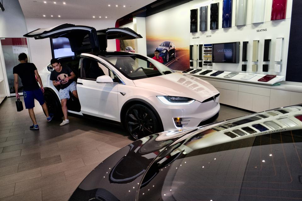 So Long 75d Elon Musk Says Tesla Is Phasing Out Cheapest Model S And X