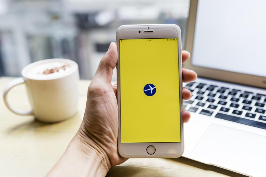 Buy Booking Holdings And Bet Expedia Will Drop