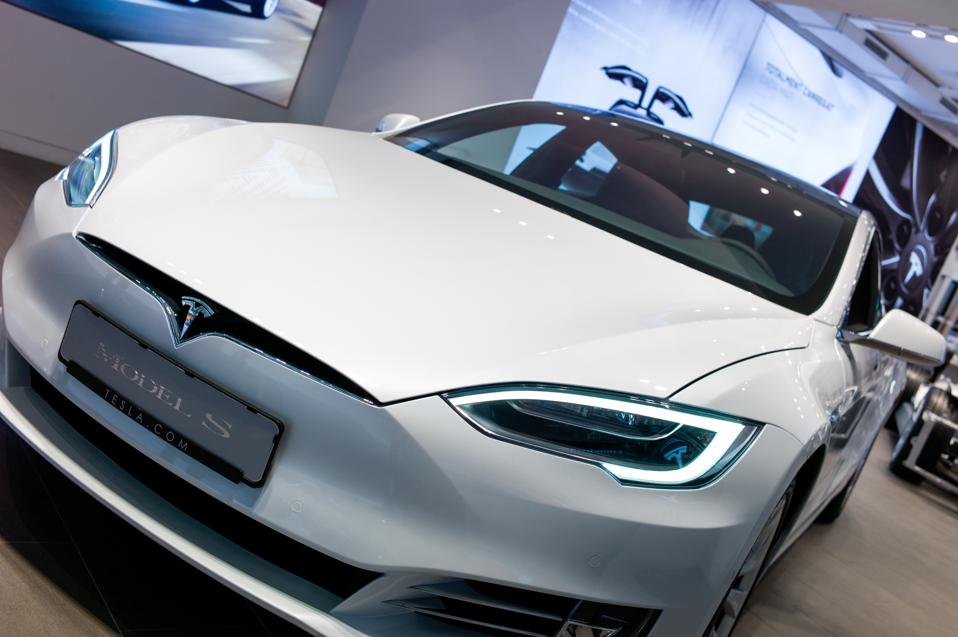 Tesla Store In Barcelona