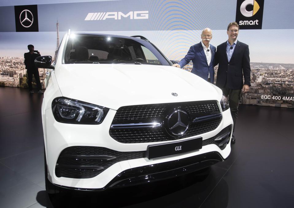 Daimler Shares Dive After Another Profit Warning