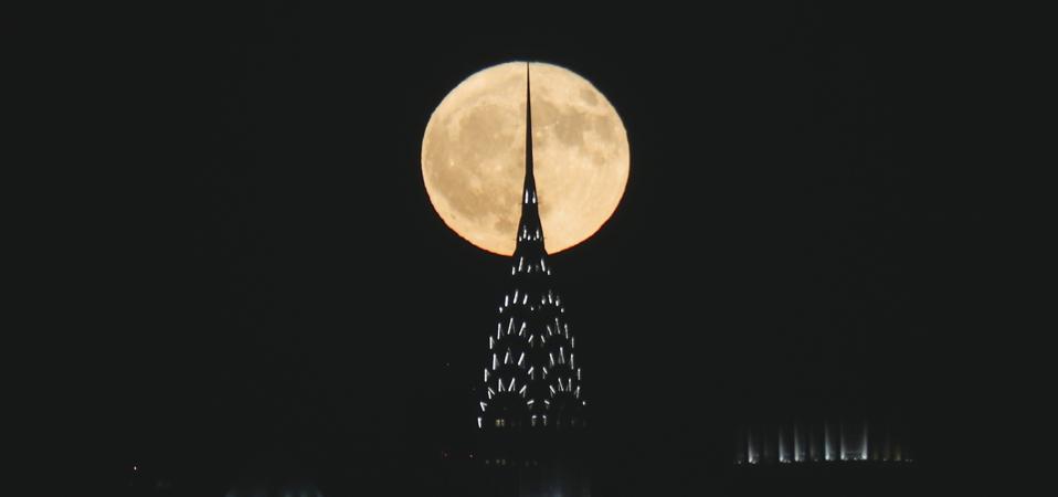 When You Should Watch This Weekend S Tiny Hunter S Moon Rise And Set In A Blaze Of Fall Color