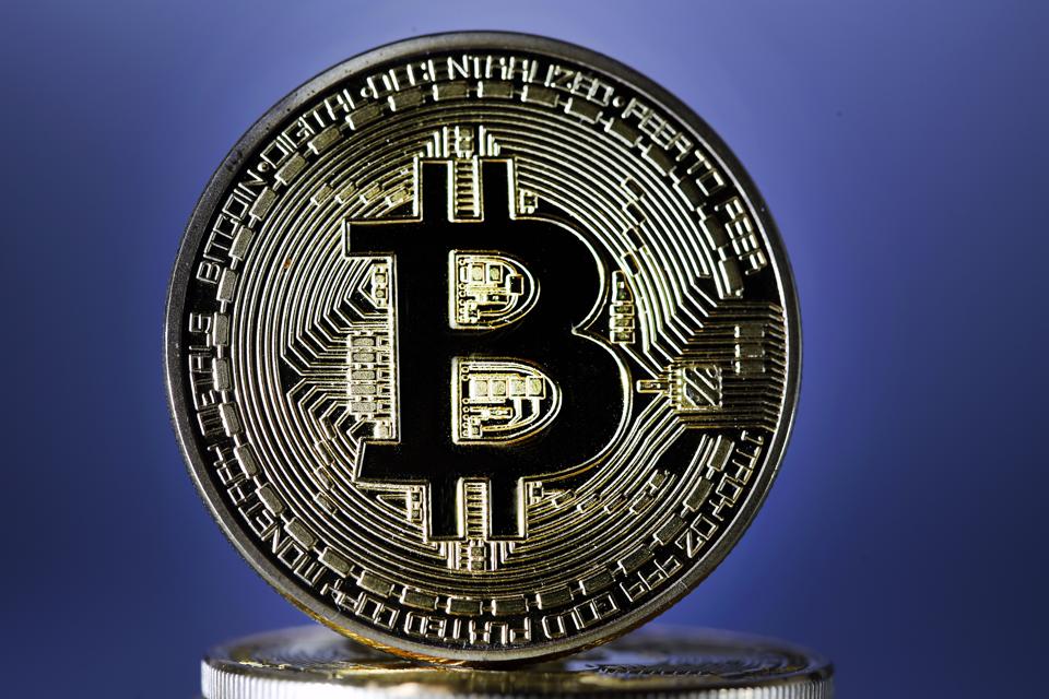 Andrew Yang Just Made Bitcoin And Blockchain A Big 2020 U S Presidential Election Issue