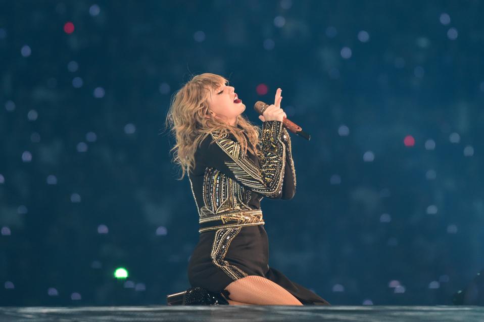 3 Ways Taylor Swift Made Billboard 200 History With Her New Album