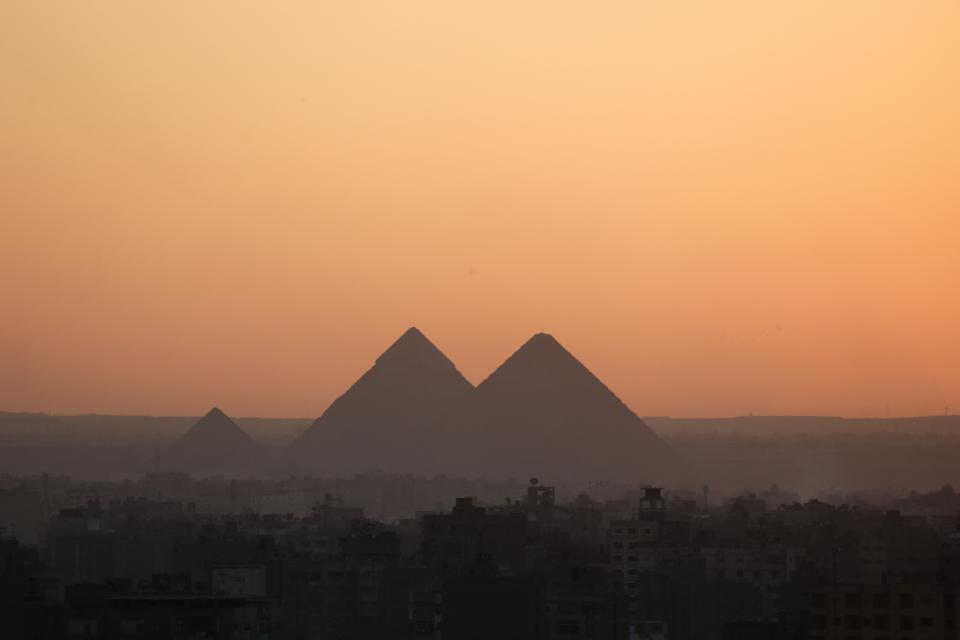 EGYPT-SUNSENT-PYRAMIDS
