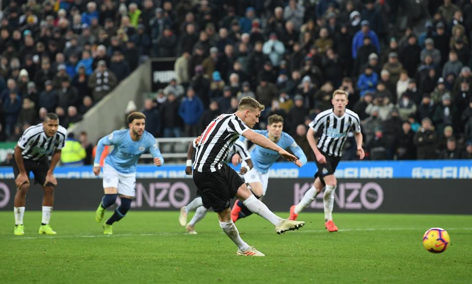 Newcastle United v Manchester City - Premier League