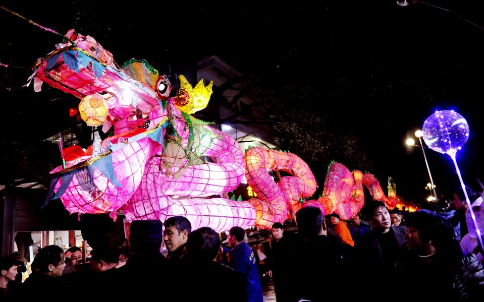 Chinese new year dragon dance Why Chinese New Years Is Very Different Than Western New Years