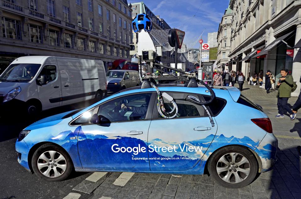 helping tour guides go virtual