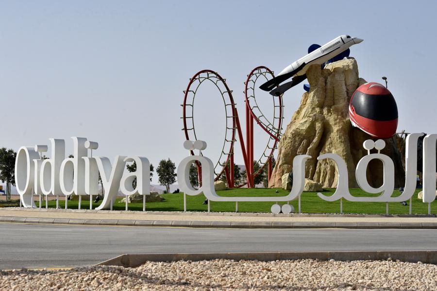 Saudi Arabia's $100 Billion Tourism Pipe Dream