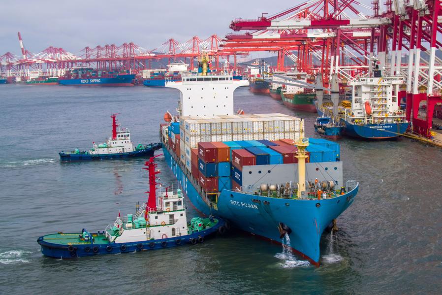 GDP Dropped For China And U.S. Amid Trade War, While Consumer Spending Remained Solid