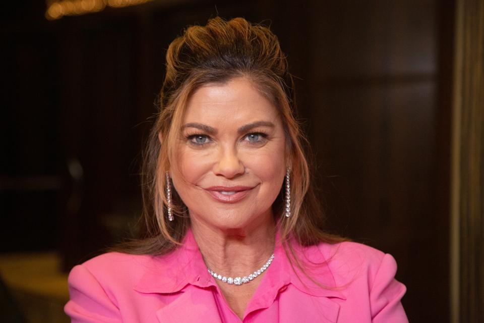 Kathy Ireland delivered papers as a teenager