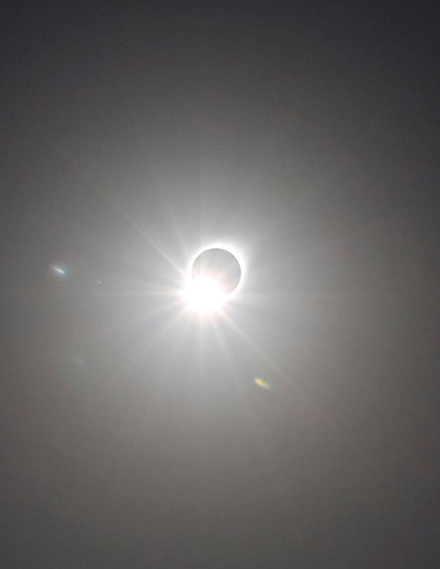 A total solar eclipse from La Serana, Chile on July 02, 2019. (Photo by Sebastian Brogca/Anadolu Agency/Getty Images)