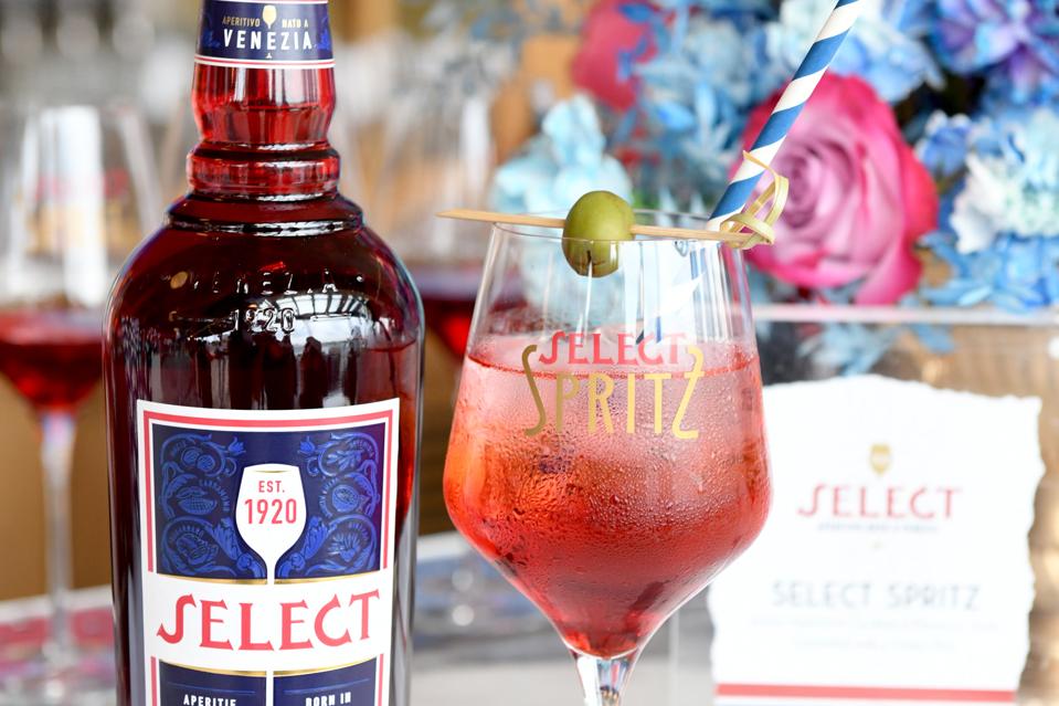 Select Aperitivo And Harley Viera-Newton Host ″Select Dreams″ Event To Kick Off Spritz Season