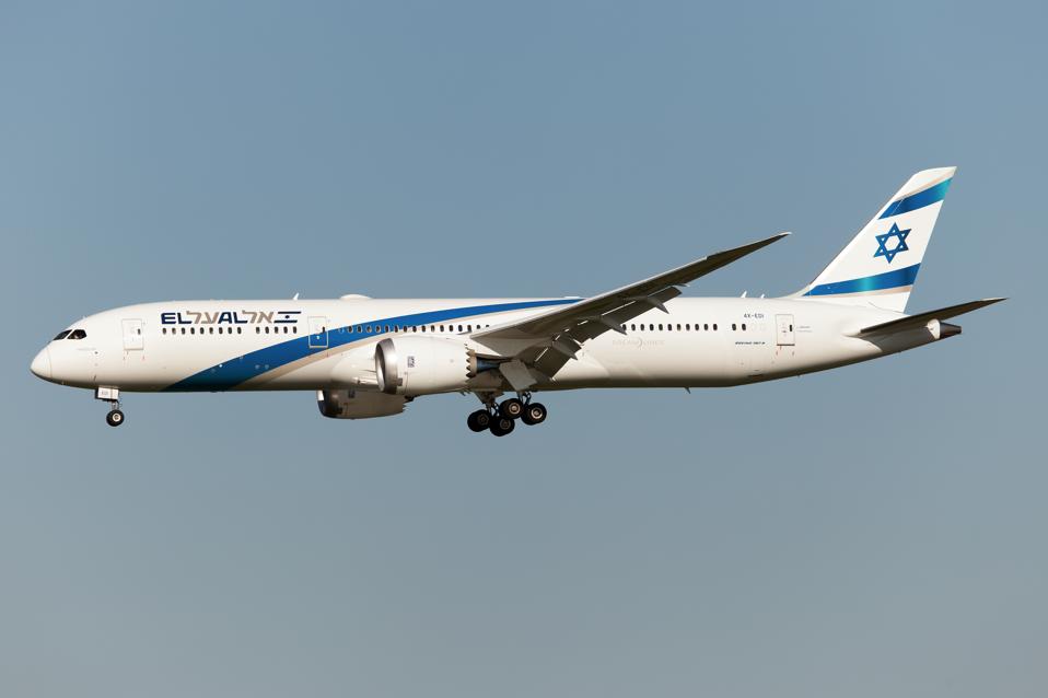 An El Al Israel Airlines Boeing 787-9 Dreamliner landing at...