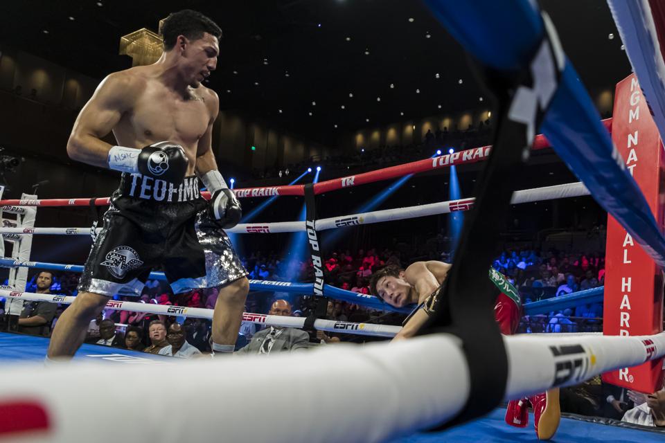 Teofimo Lopez Says He Ll Bully Lomachenko And Then Knock Him Out Rips Tank Davis For Being Undisciplined