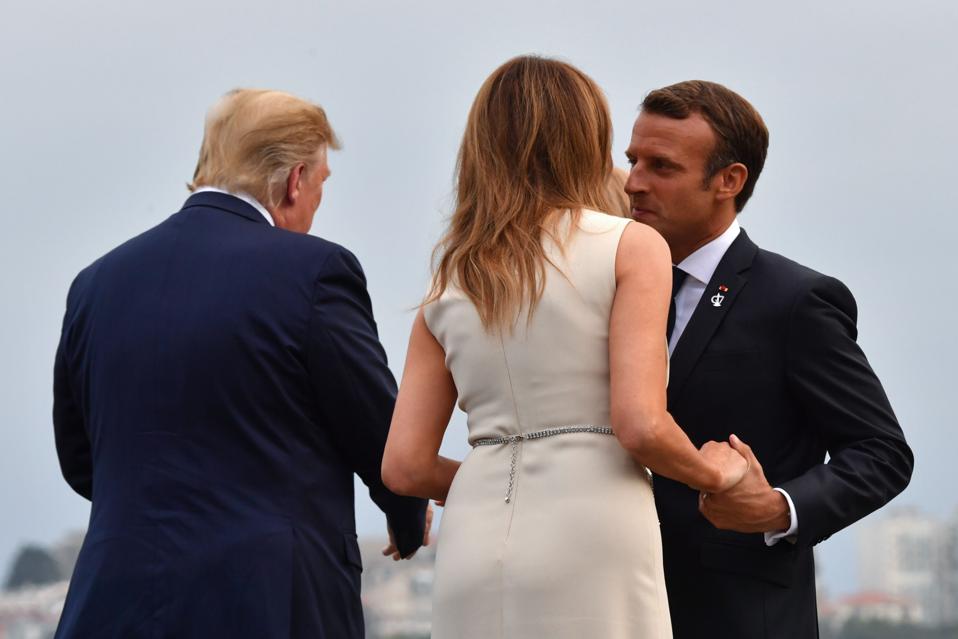 Téléchargement gratuit Images Why There Is To Be No French Kissing As Coronavirus Hits France actualisé salutations