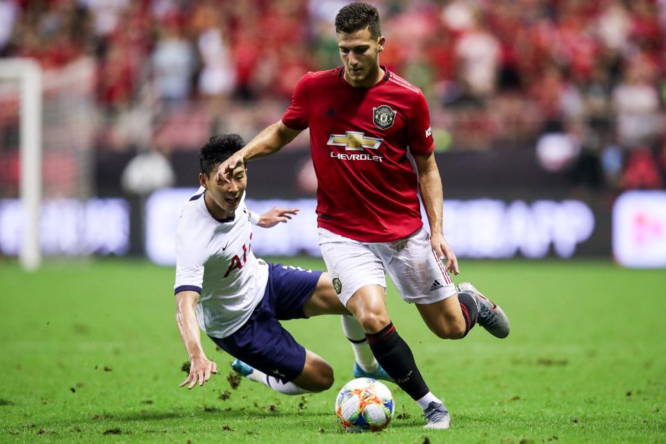 Manchester United S Diogo Dalot Could Put Pressure On Luke Shaw This Season