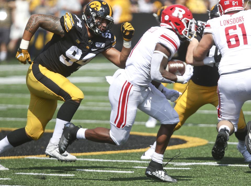 Iowa S A J Epenesa Could Solidify The Green Bay Packers