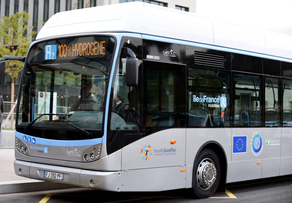 FRANCE-TRANSPORT-ENVIRONMENT-HYDROGEN-ELECTRICITY