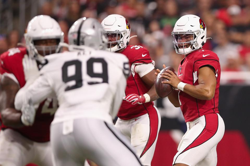 Oakland Raiders pret Arizonas kardināli