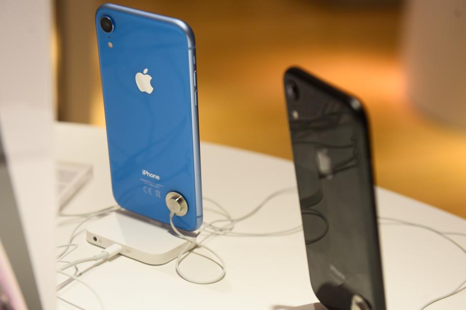 Hundreds Of Millions Of Iphones Vulnerable To New Unfixable Hack Researcher Says