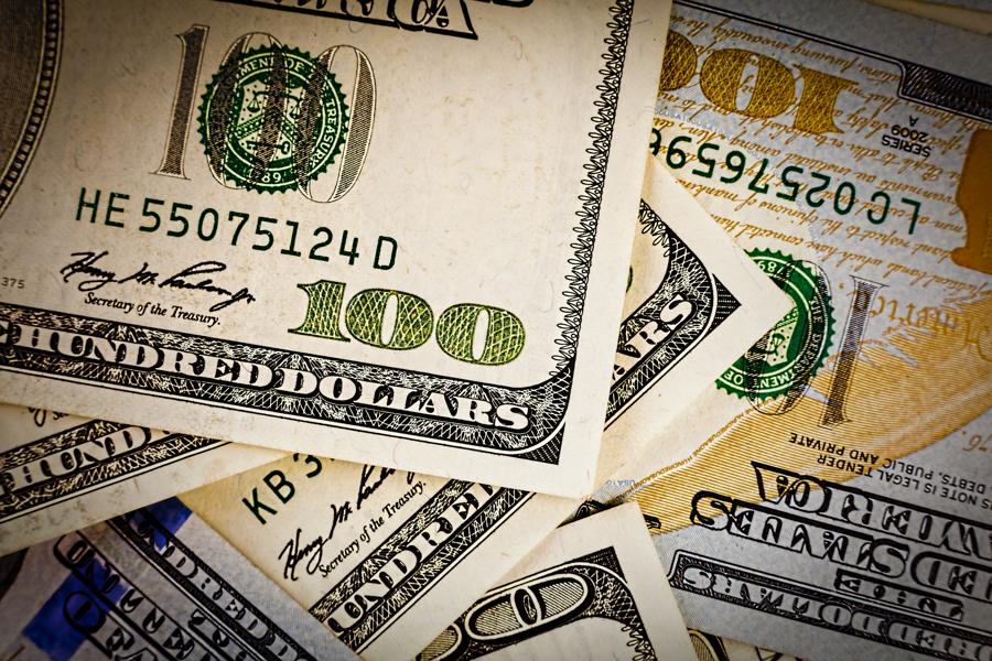 5 Bank Stocks Trading Below Book Value, Showing Earnings, Paying 3%+ Dividends