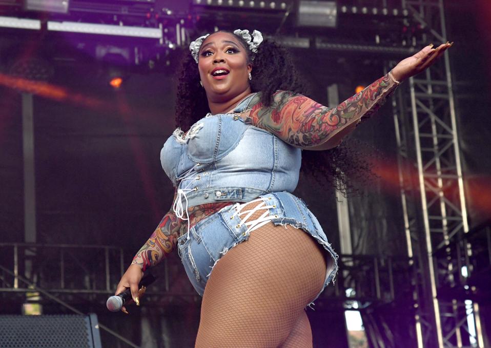 Lizzo Scores Her First No 1 Hit As Truth Hurts Rises To The Top