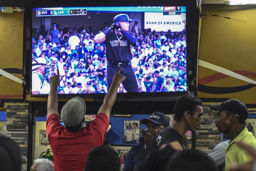 A VC, an Entrepreneur and a Serial Killer Dial Into a Virtual Sports Bar