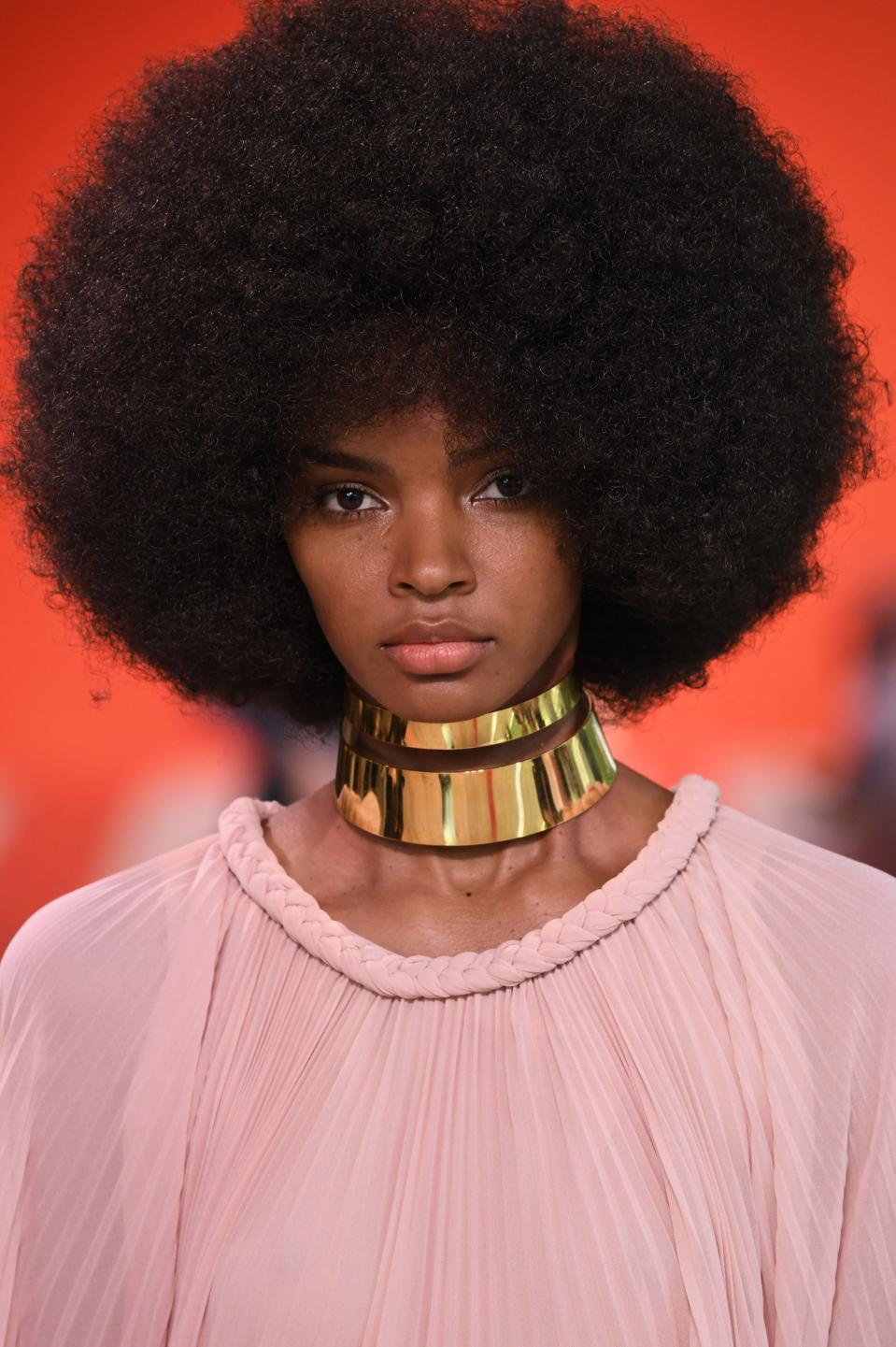 Elie Saab : Runway - Paris Fashion Week - Womenswear Spring Summer 2020