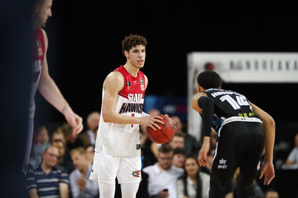 Lamelo Ball R J Hampton Draw Nearly Two Million Views On Facebook
