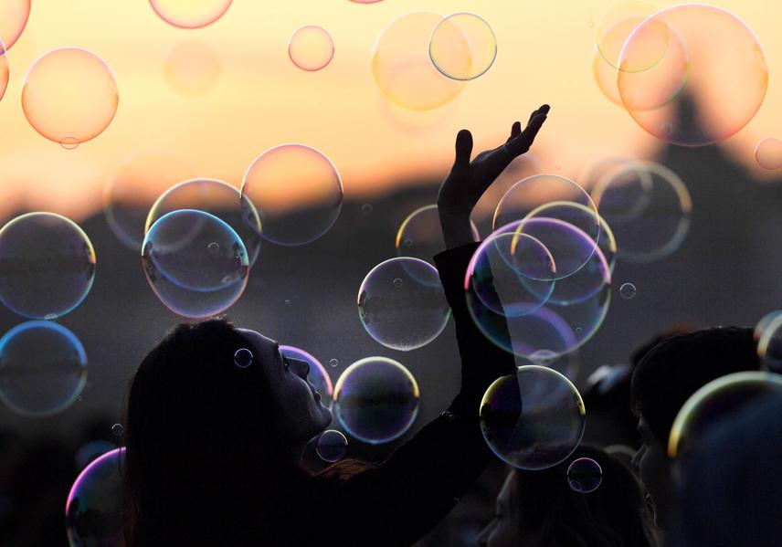 How To Play With (Stock Market) Bubbles