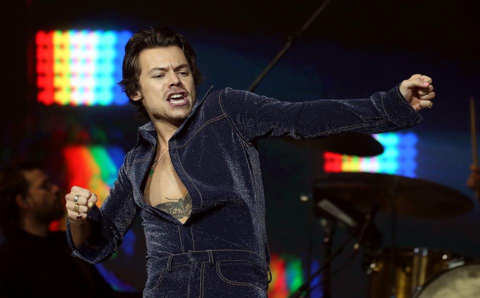 Harry Styles Fine Line Becomes The First No 1 Album Of The