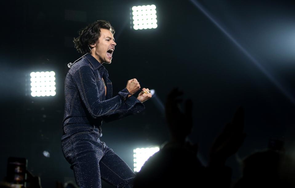 Harry Styles Fine Line Heading For No 1 Debut Astronomical