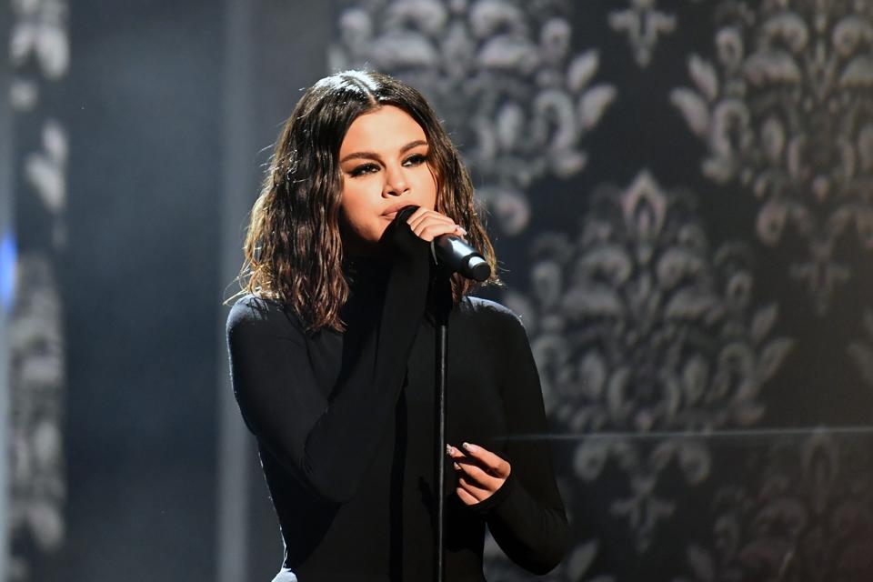 Selena Gomez Billie Eilish Dua Lipa Surge On Youtube Charts