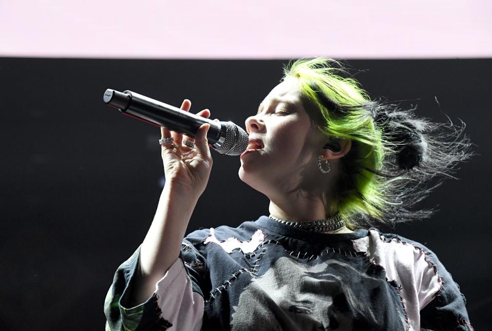 102.7 KIIS FM Jingle Ball – SHOW