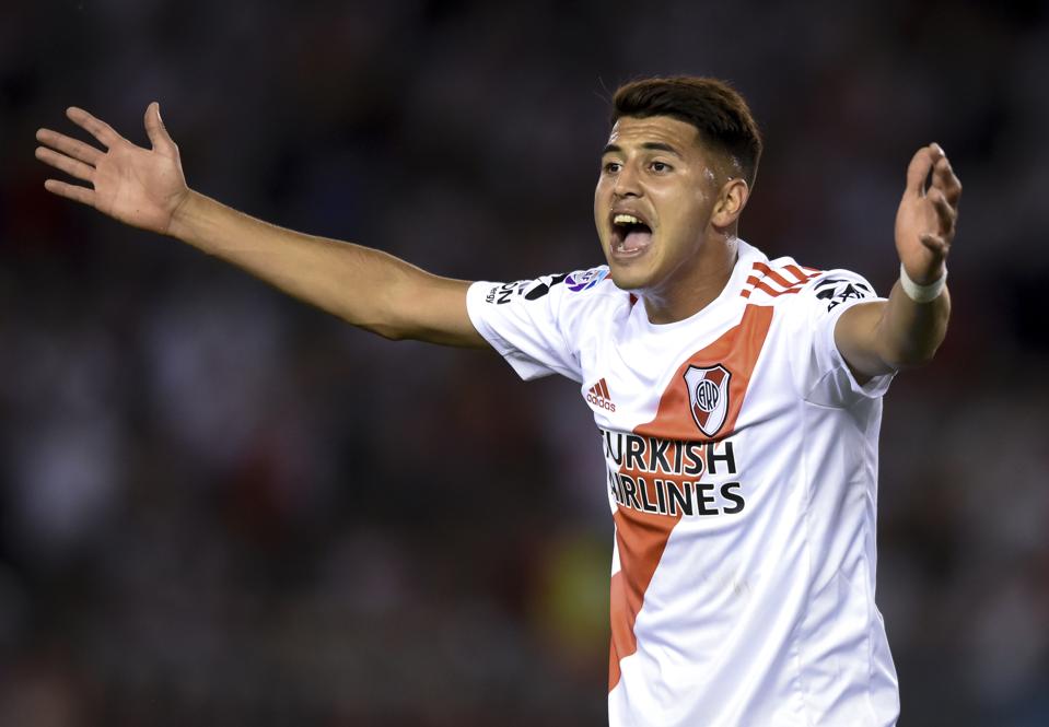 Simon Rolfes Speaks About Exequiel Palacios And Bayer Leverkusen S